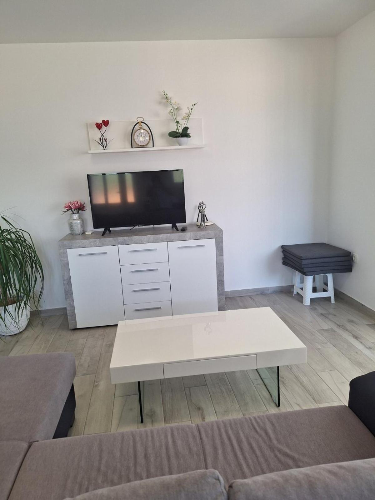 Apartmani Danica Vodnjan Exterior photo